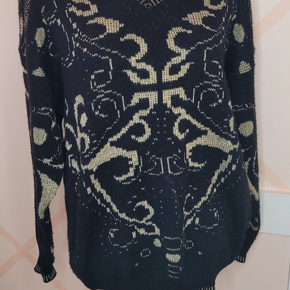 Ellen D Vintage Oversized Black Sweater with Gold Detail Size S/M - Picture 2 of 4